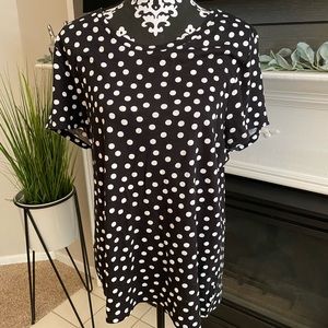 Old Navy Polka Dot Slub-Knit Crew Neck T-Shirt